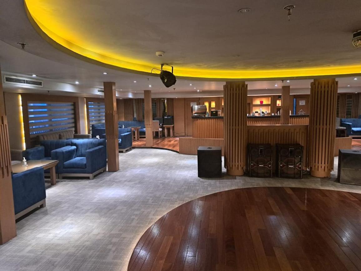 Five Star Nile Cruise From Aswan To Luxor Hotel Exterior photo
